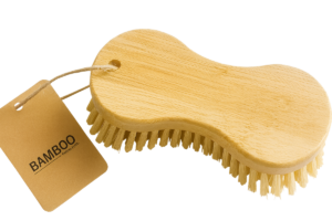 CEPILLO DE BAMBÚ CON CURVA EN 8